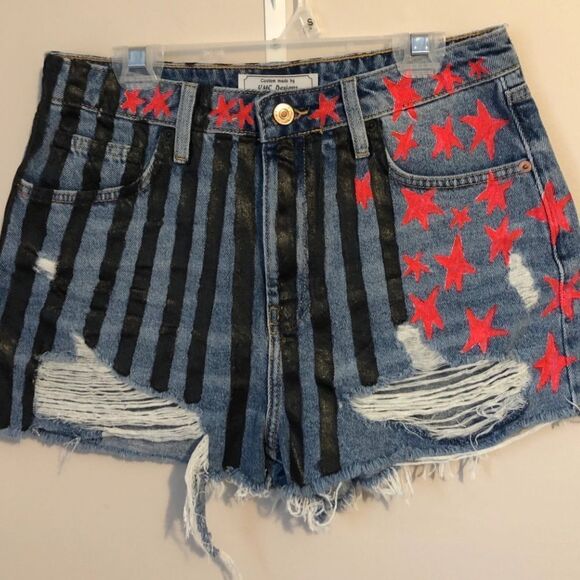 Birds of Prey Harley Quinn Denim Star-Patterned Women's Shorts - Picture 2 of 8